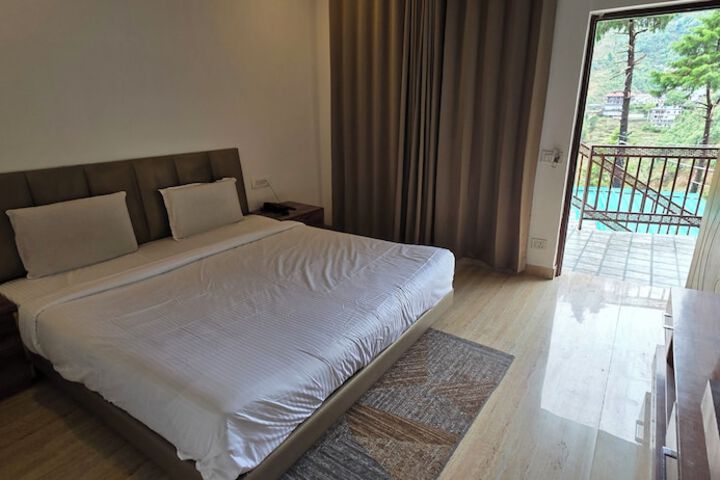 Room 25 of 66