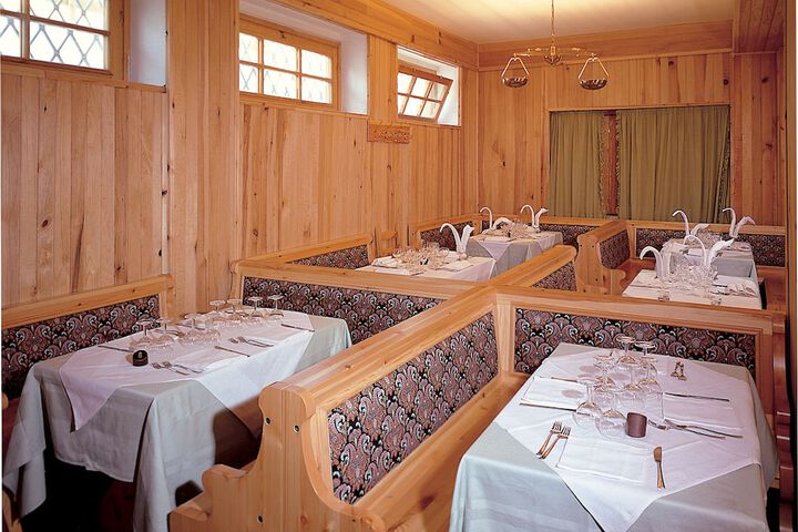 Dining 22 of 32