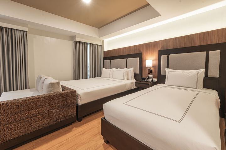 Room 8 of 40