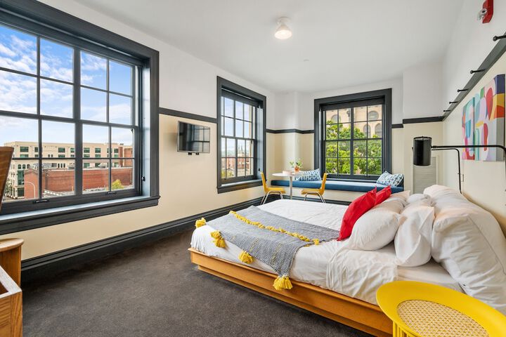 Room 10 of 71