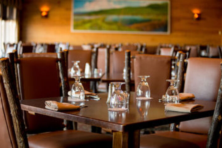 Dining 35 of 43