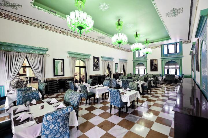 Dining 80 of 133