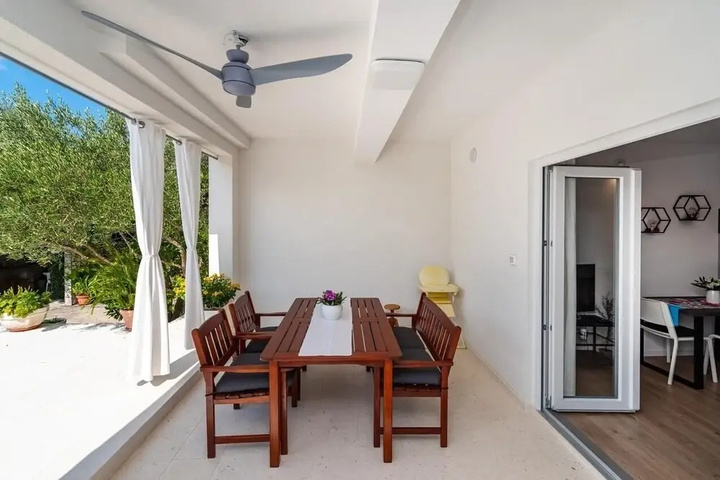 Terrace/Patio 6 of 15