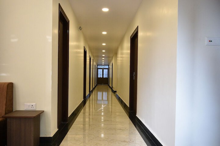 Ballroom/Hall 33 of 47