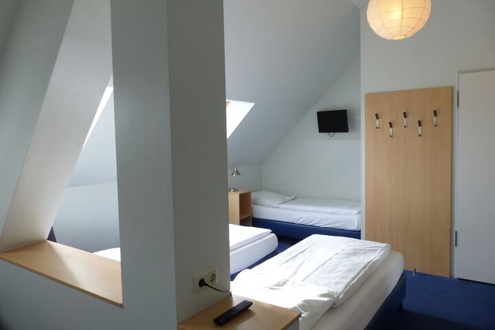 Room 34 of 86