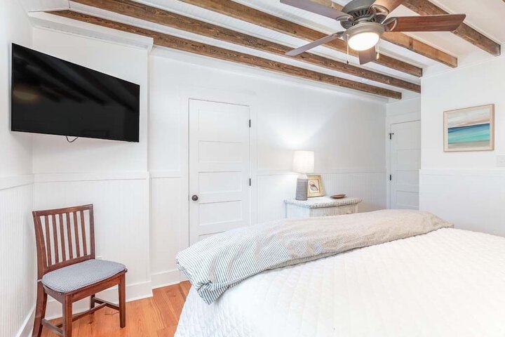 Room 5 of 63
