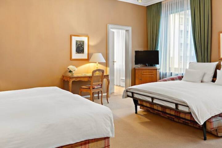 Room 32 of 88