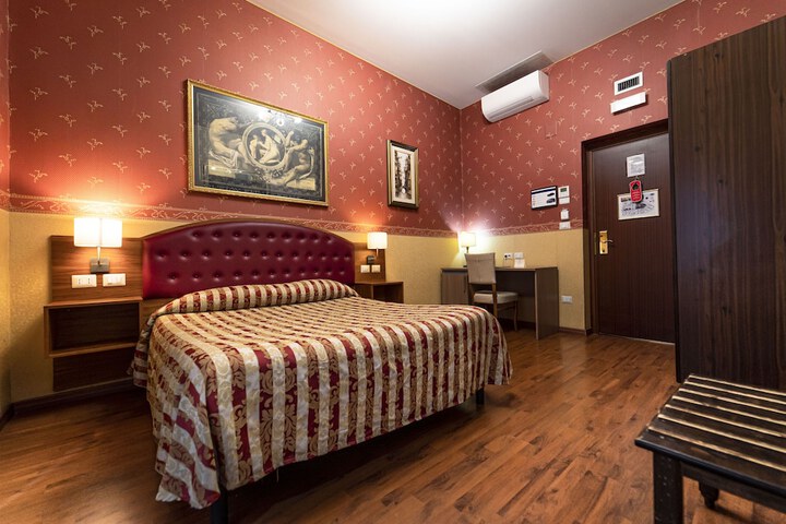 Room 22 of 60