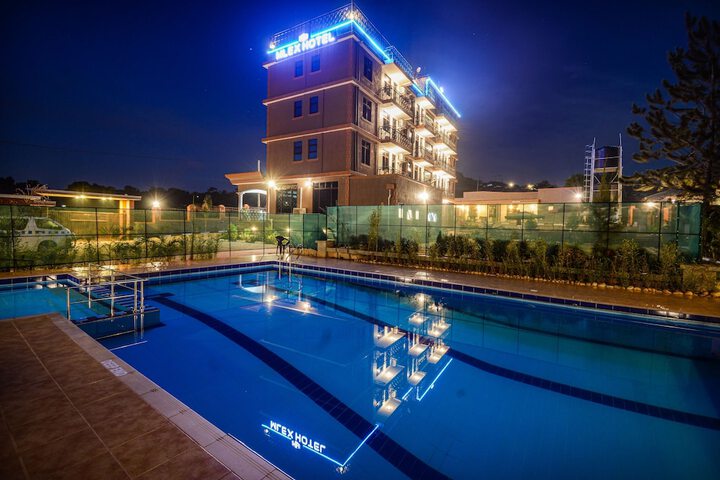 Pool 15 of 41