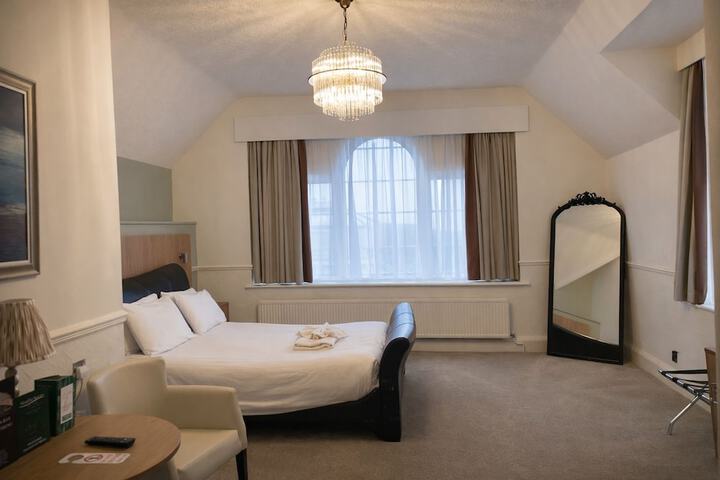 Room 12 of 53