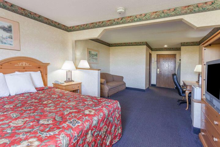 King Room with Spa Bath (3 of 10)