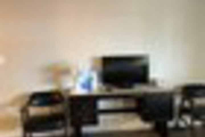 Room 20 of 168