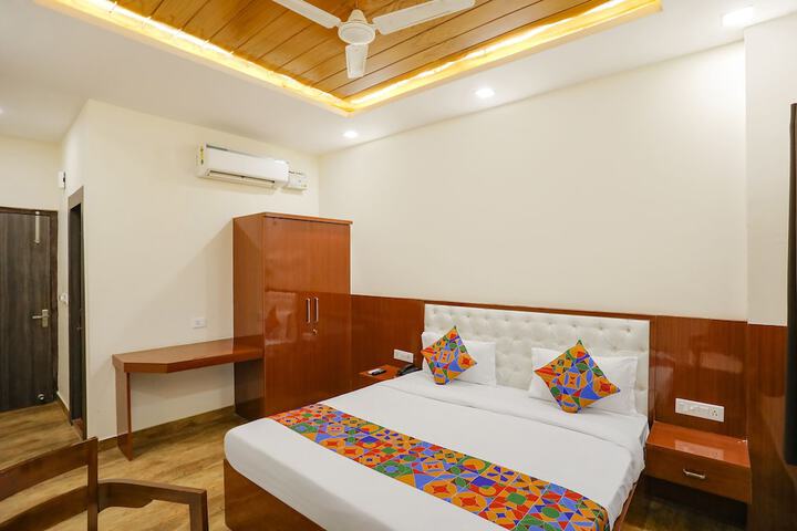 Room 12 of 37