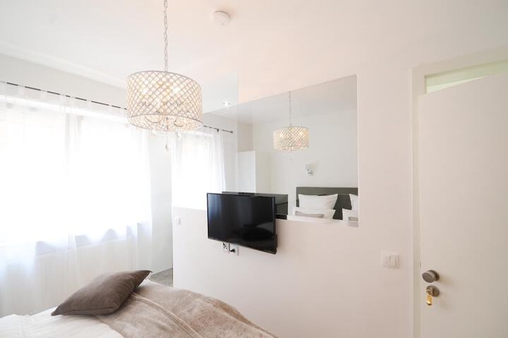 Room 10 of 38
