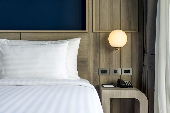 Room 17 of 80
