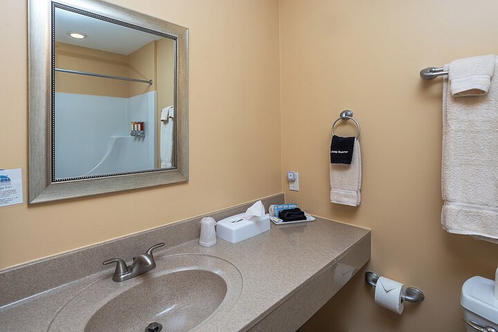 Room 102 of 130
