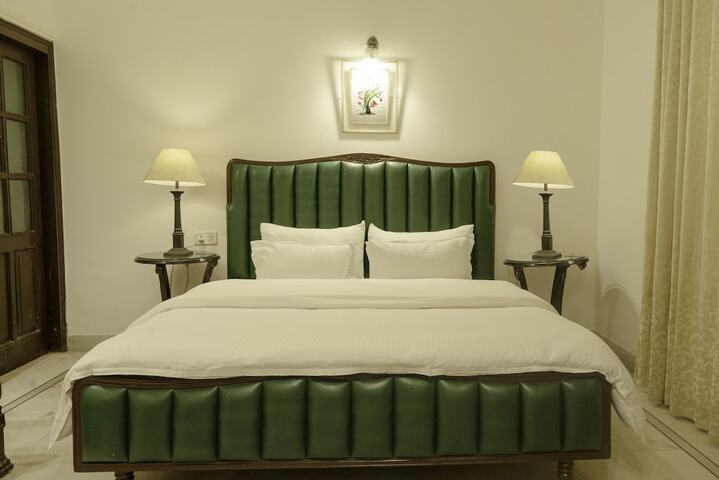 Room 2 of 6