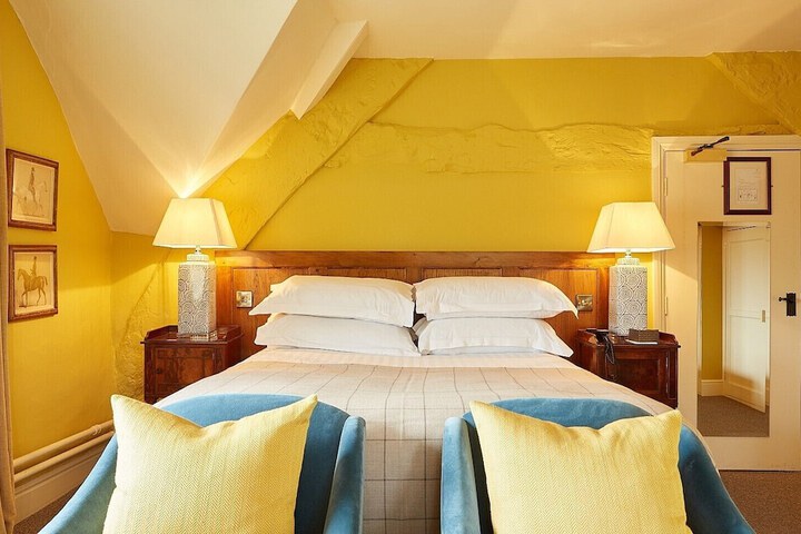 Room 5 of 43