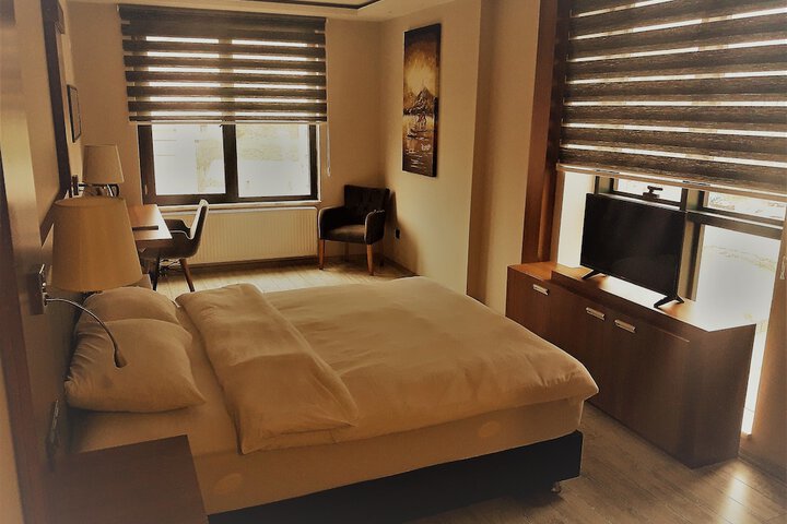 Room 3 of 20