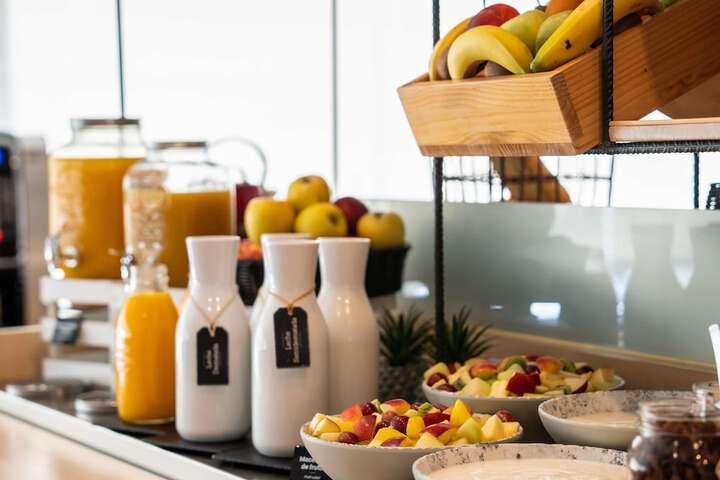 Breakfast/Coffee Service 26 of 65