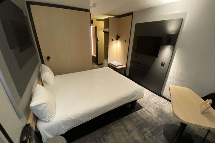 Room 19 of 60