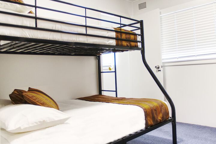 Room 5 of 25
