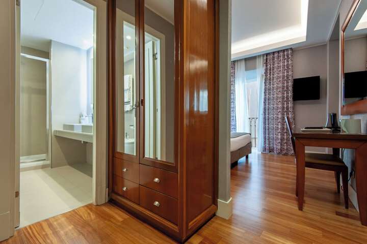 Room 48 of 157