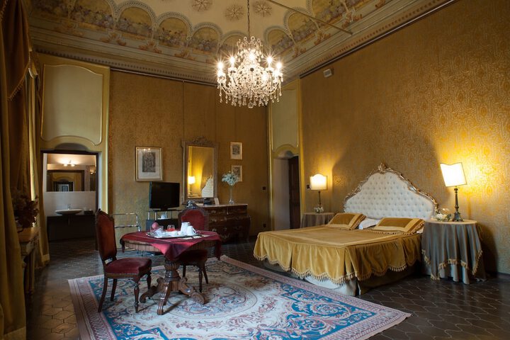 Room 8 of 34