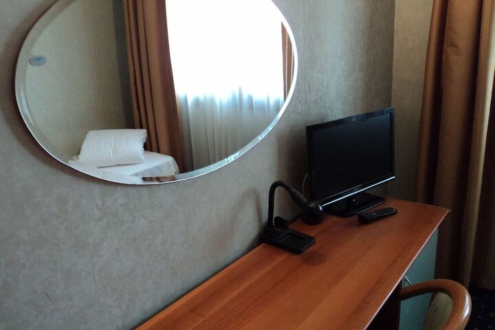 Room 9 of 35