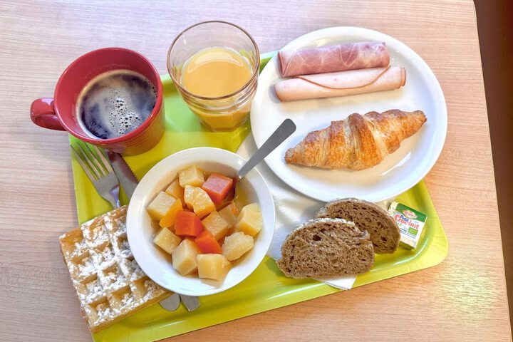 Breakfast/Coffee Service 32 of 49