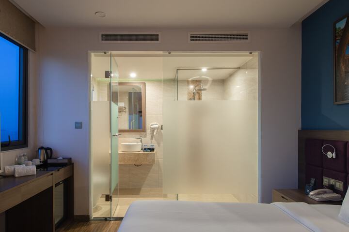 Room 55 of 130