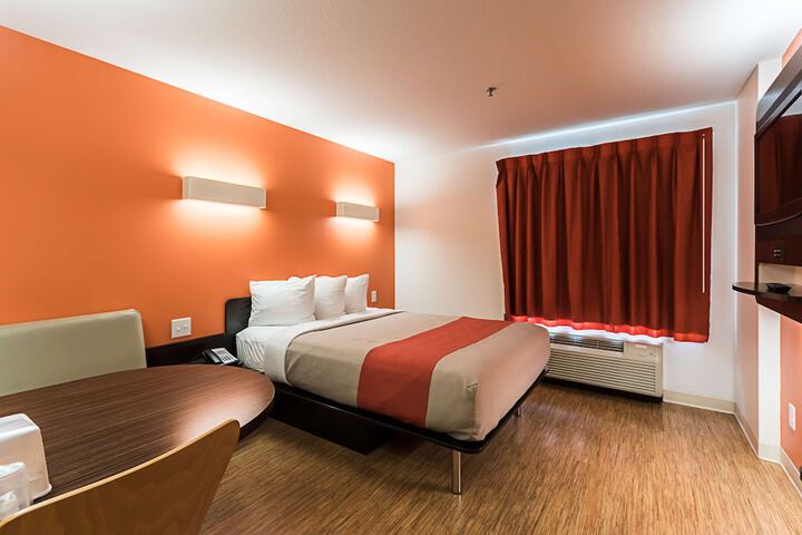 Room 5 of 41