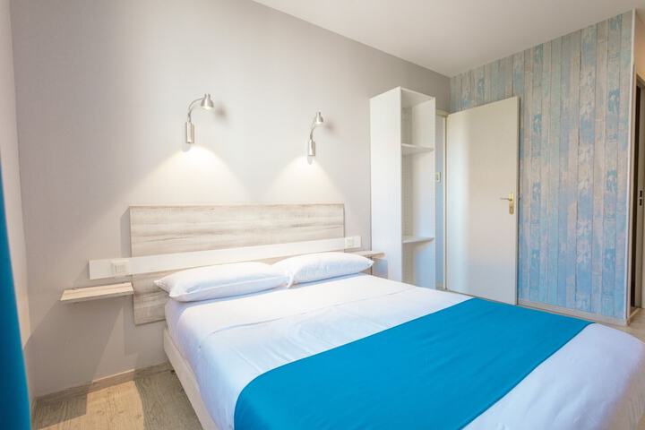 Room 4 of 48