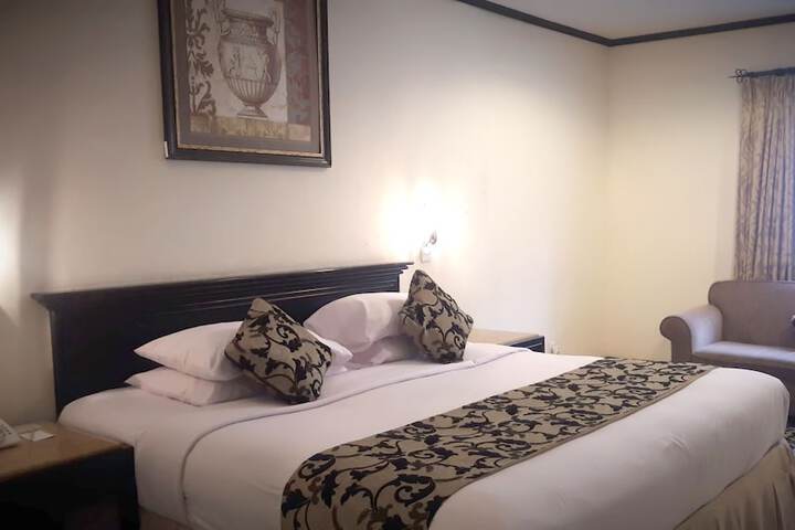 Room 10 of 78