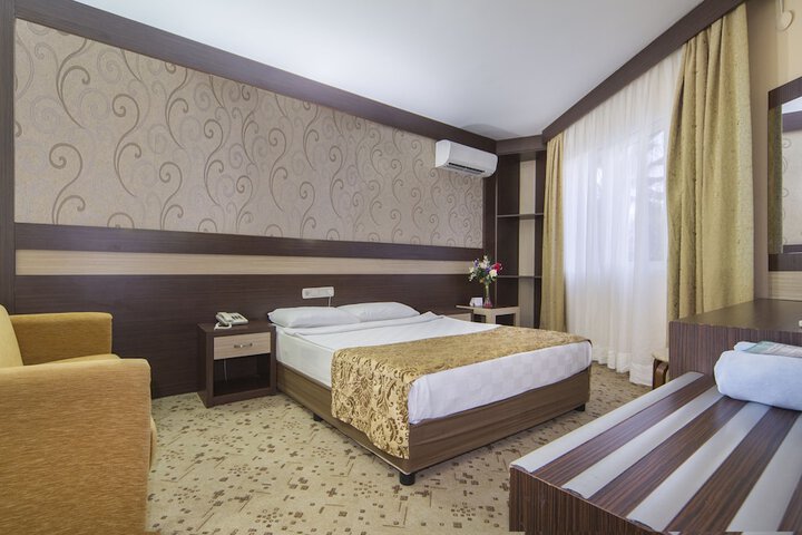 Room 18 of 93