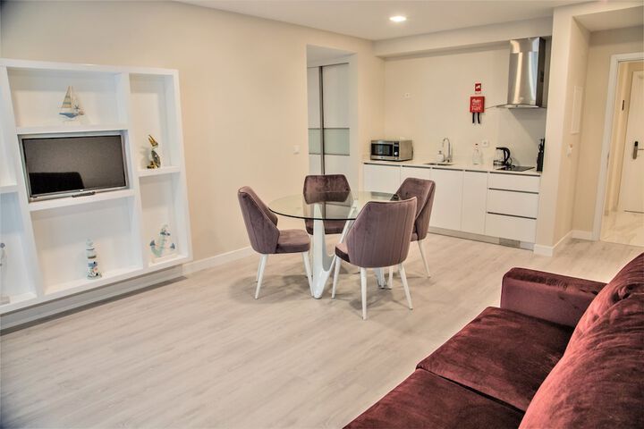 Room 10 of 27