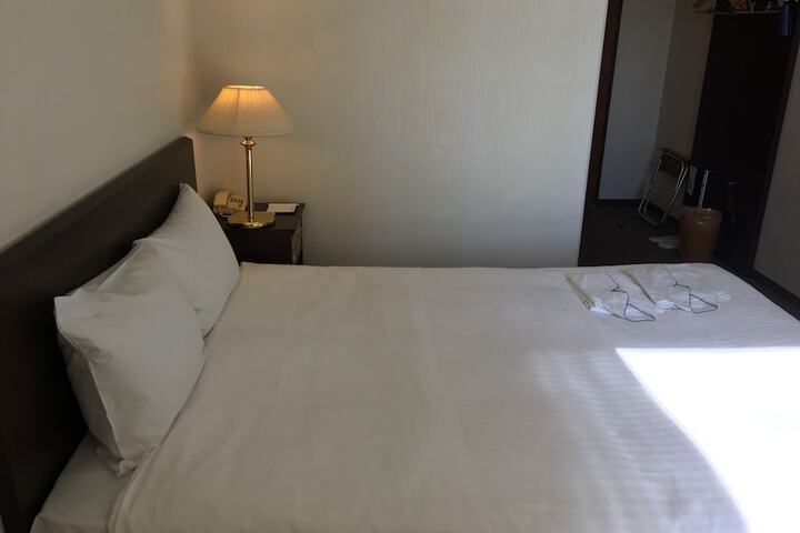 Room 5 of 32