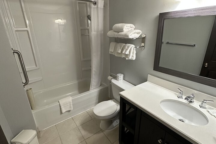 Room 28 of 65