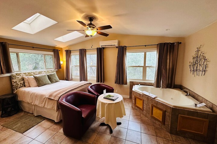 Room 15 of 172