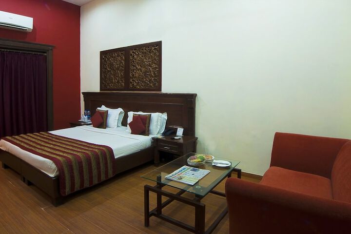 Room 7 of 28