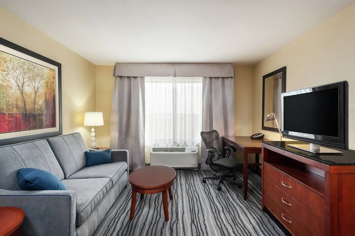 1 King Bed Hearing Accessible (4 of 25)