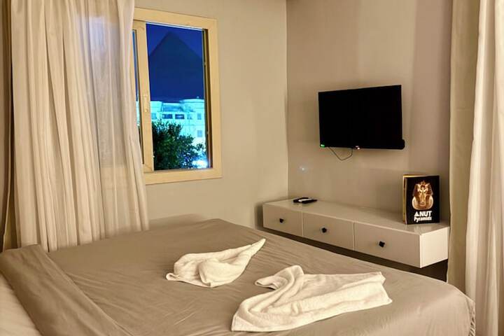 Room 33 of 227