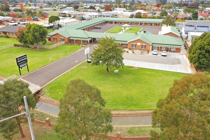 Exterior of The Leeton Heritage Motor Inn