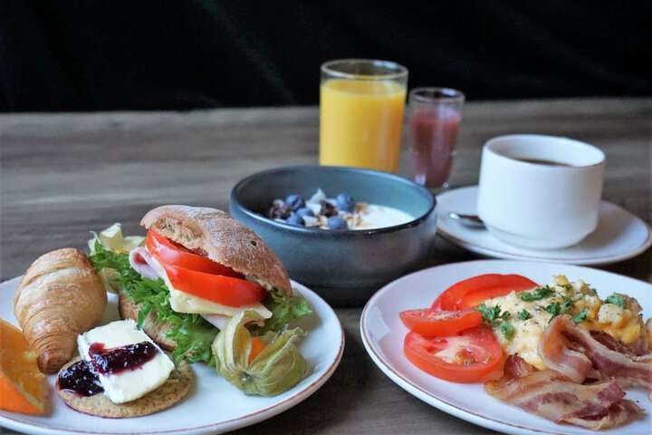 Breakfast/Coffee Service 32 of 50