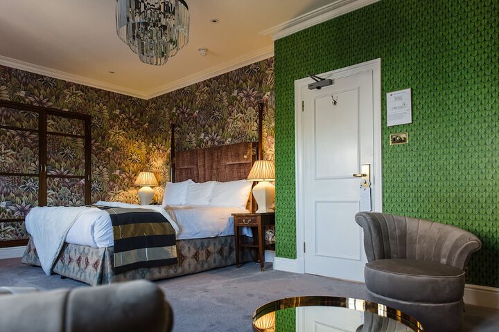 Room 44 of 101