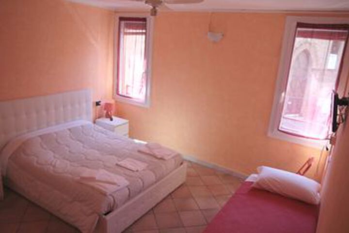 Room 21 of 48