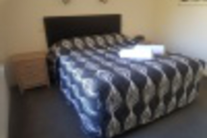 Room 100 of 108