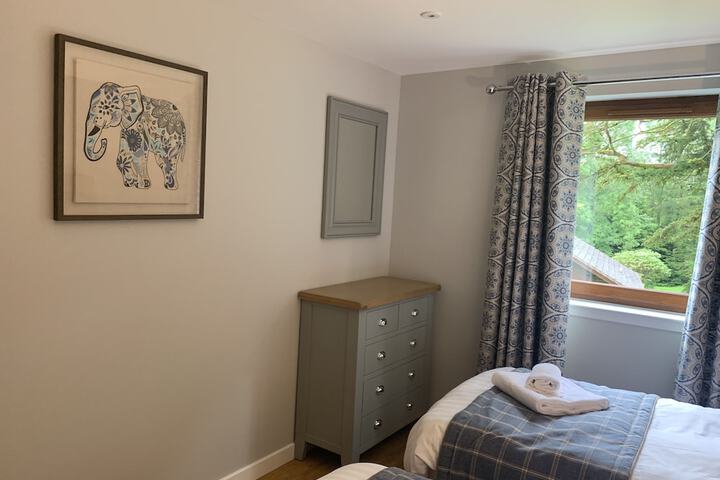 Room 6 of 28