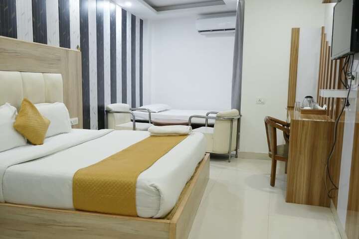 Room 7 of 24