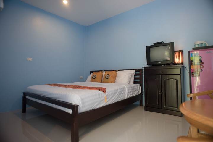 Room 11 of 30